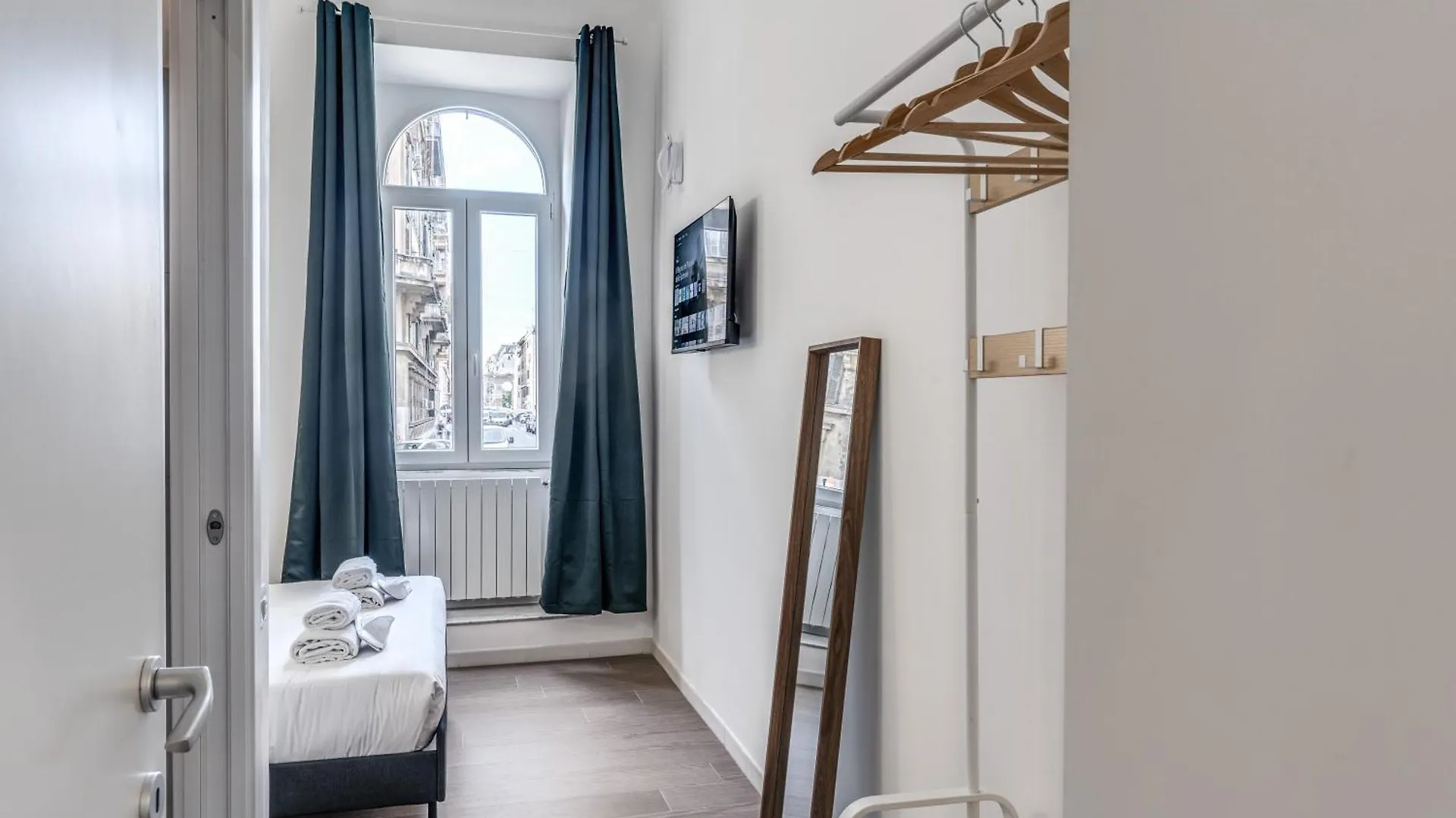 Domus Alessandro City Apartment Rome