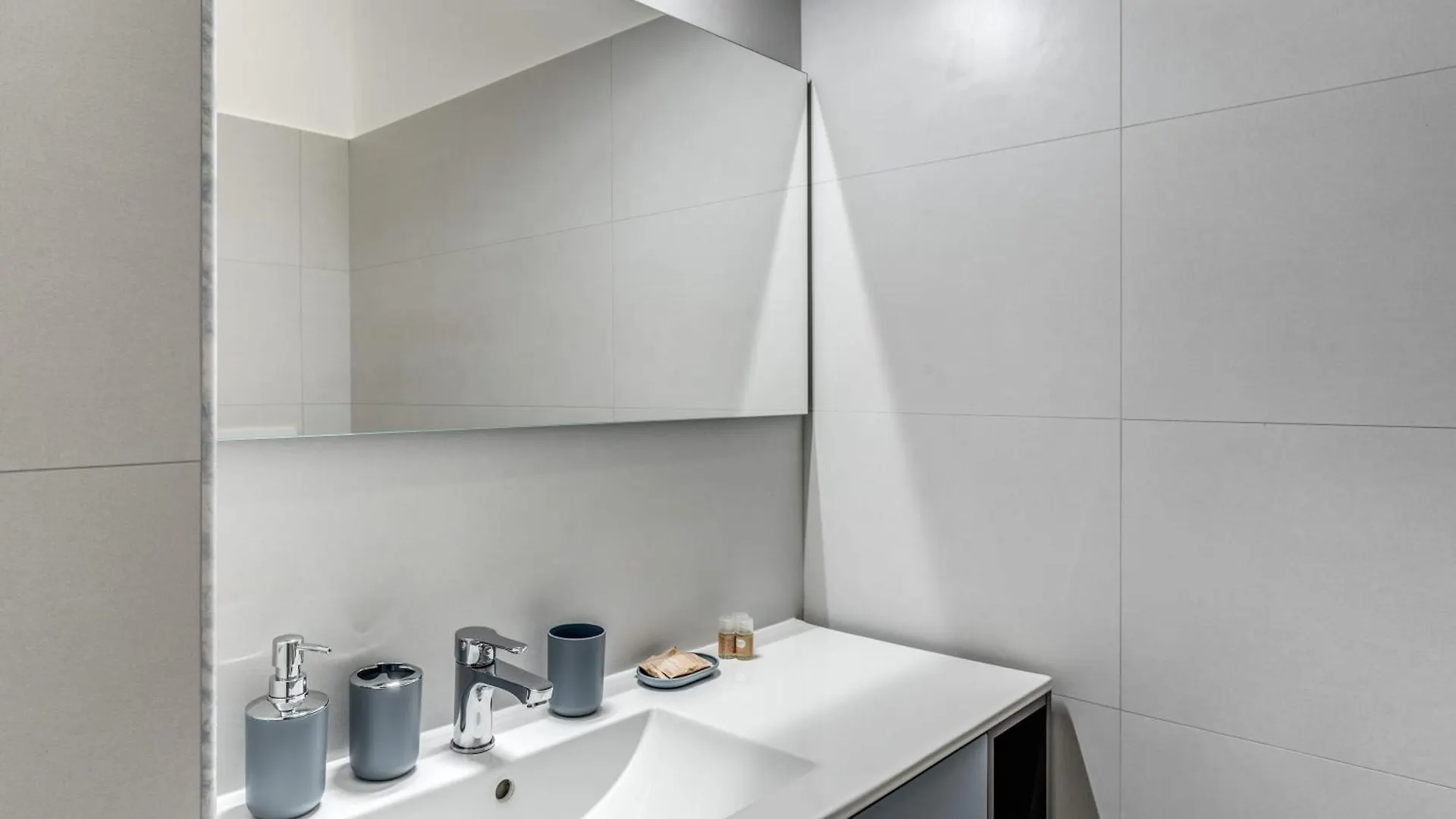 Domus Alessandro City Apartment Rome